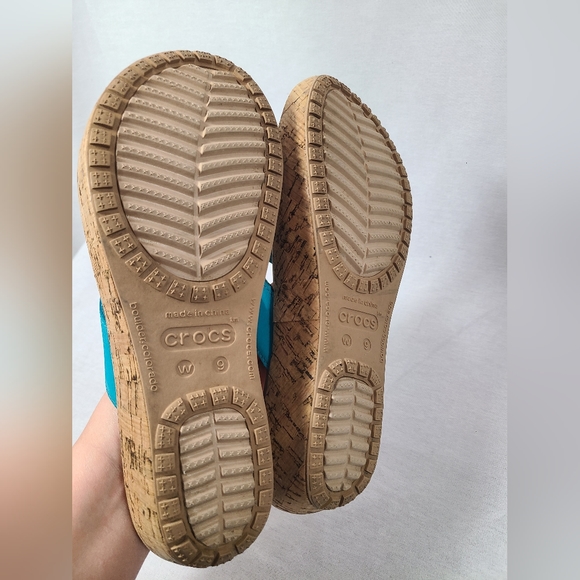 Crocs A-Leigh Cork Wedge Thong Flip Flop Sandals Size 9 womens Leather strap - Picture 3 of 6